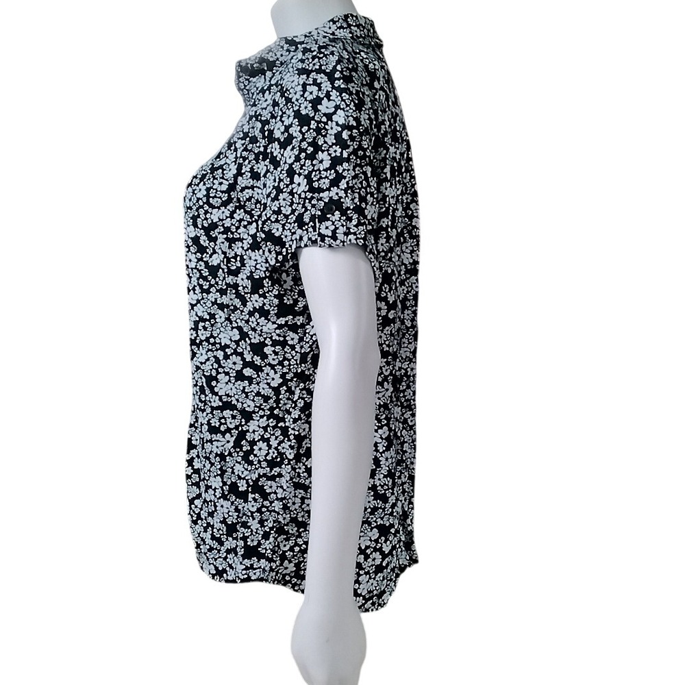 Croft & Barrow Womens Black White Floral Button Down Short Sleeve Shirt Top - Picture 3 of 6